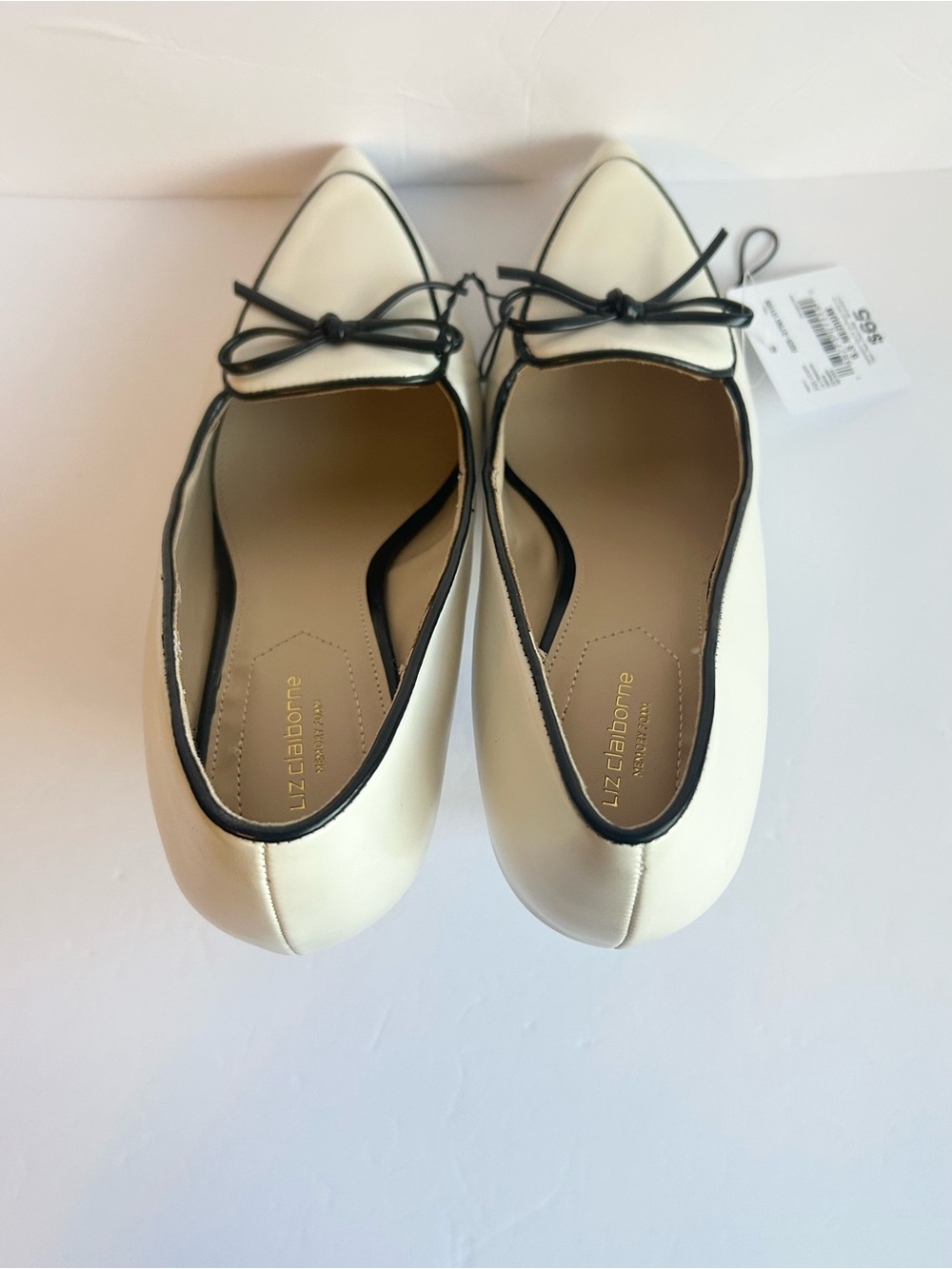 Liz Claiborne Cream Pointed-Toe Pumps with Black Trim and Bow - Picture 3 of 7